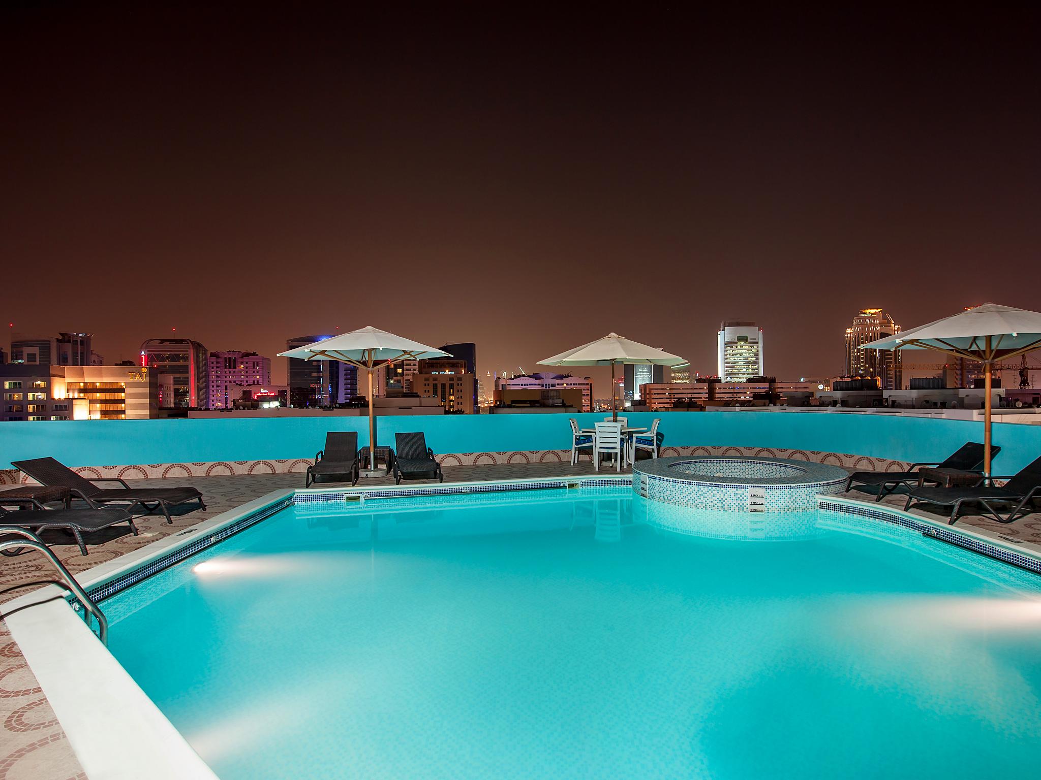Howard Johnson Plaza By Wyndham Dubai Deira Екстер'єр фото